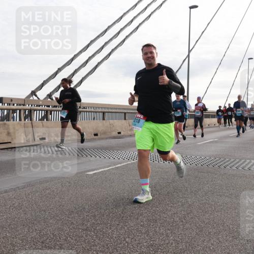 03.10.2024 - Köhlbrandbrückenlauf Matties Gatica Varas http://msf.ph/oto/7203202 03.10.2024 09:31:34 Position 2  meine-sportfotos.de