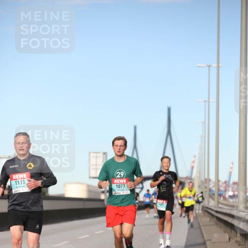 03.10.2024 - Köhlbrandbrückenlauf Fuchs,  Jonas http://msf.ph/oto/7203263 03.10.2024 09:40:28 Position 3 0, 1115, 29, 1077, 1057 meine-sportfotos.de