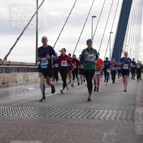 03.10.2024 - Köhlbrandbrückenlauf Matties Gatica Varas http://msf.ph/oto/7203271 03.10.2024 09:31:37 Position 2 09, 3067, 2340, 3081, 2011, 2289, 1431, 2041 meine-sportfotos.de