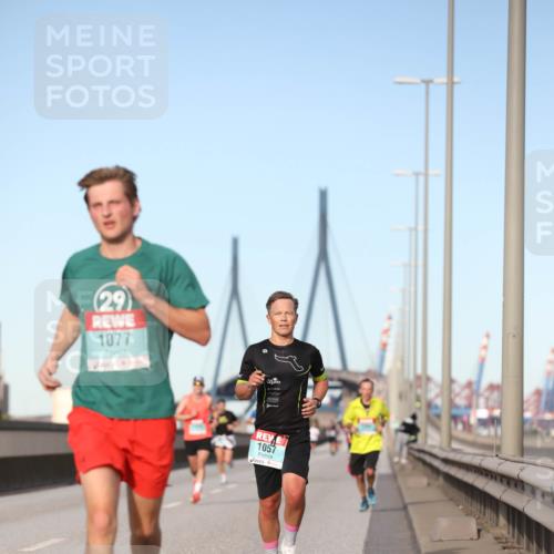 03.10.2024 - Köhlbrandbrückenlauf Fuchs,  Jonas http://msf.ph/oto/7203283 03.10.2024 09:40:29 Position 3 29, 1077, 1057 meine-sportfotos.de