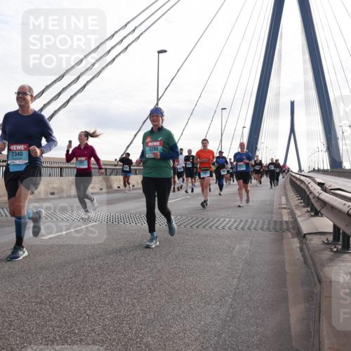 03.10.2024 - Köhlbrandbrückenlauf Matties Gatica Varas http://msf.ph/oto/7203431 03.10.2024 09:31:39 Position 2 2340, 2289 meine-sportfotos.de