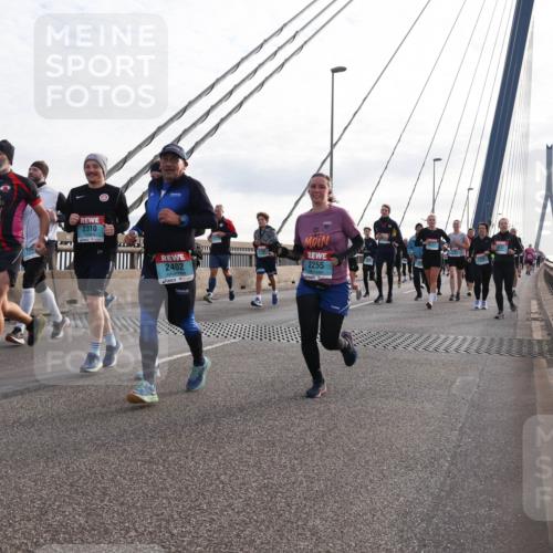 03.10.2024 - Köhlbrandbrückenlauf Matties Gatica Varas http://msf.ph/oto/7203731 03.10.2024 09:31:43 Position 2 2010, 2310, 2402, 2255 meine-sportfotos.de