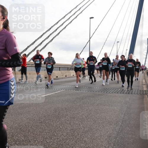 03.10.2024 - Köhlbrandbrückenlauf Matties Gatica Varas http://msf.ph/oto/7203761 03.10.2024 09:31:44 Position 2 11, 2255, 2241, 1657, 2133, 2796 meine-sportfotos.de