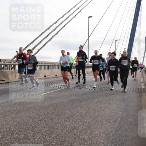 03.10.2024 - Köhlbrandbrückenlauf Matties Gatica Varas http://msf.ph/oto/7203782 03.10.2024 09:31:45 Position 2 2241, 2133, 657 meine-sportfotos.de