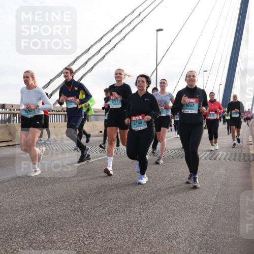 03.10.2024 - Köhlbrandbrückenlauf Matties Gatica Varas http://msf.ph/oto/7203831 03.10.2024 09:31:46 Position 2 2052, 1898, 2241, 2133, 1657, 2485 meine-sportfotos.de