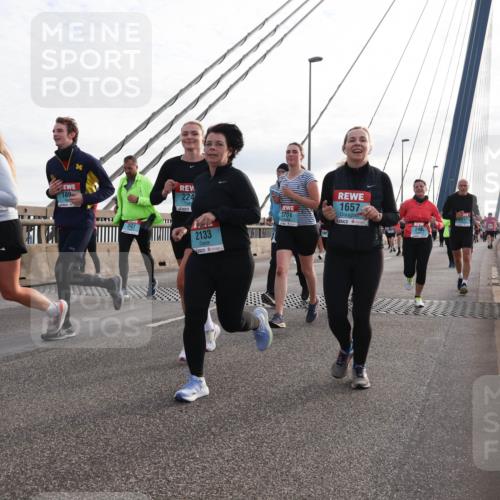 03.10.2024 - Köhlbrandbrückenlauf Matties Gatica Varas http://msf.ph/oto/7203846 03.10.2024 09:31:46 Position 2 189, 2052, 224, 2133, 1657, 248 meine-sportfotos.de