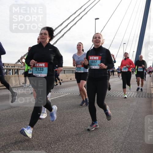 03.10.2024 - Köhlbrandbrückenlauf Matties Gatica Varas http://msf.ph/oto/7203852 03.10.2024 09:31:46 Position 2 2052, 2133, 1657, 2704, 2485, 2317 meine-sportfotos.de