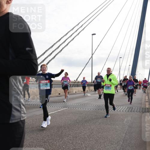 03.10.2024 - Köhlbrandbrückenlauf Matties Gatica Varas http://msf.ph/oto/7203971 03.10.2024 09:31:50 Position 2 2317, 2046, 2188 meine-sportfotos.de