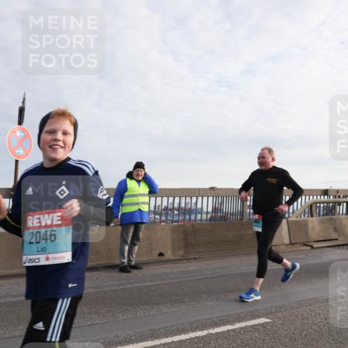 03.10.2024 - Köhlbrandbrückenlauf Matties Gatica Varas http://msf.ph/oto/7204017 03.10.2024 09:31:51 Position 2 2046, 1903 meine-sportfotos.de