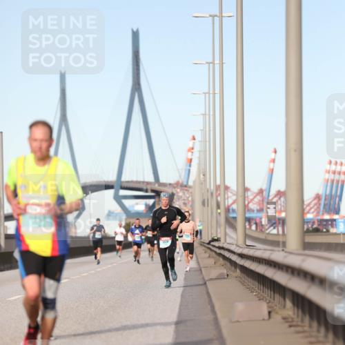 03.10.2024 - Köhlbrandbrückenlauf Fuchs,  Jonas http://msf.ph/oto/7204071 03.10.2024 09:40:44 Position 3 1070 meine-sportfotos.de