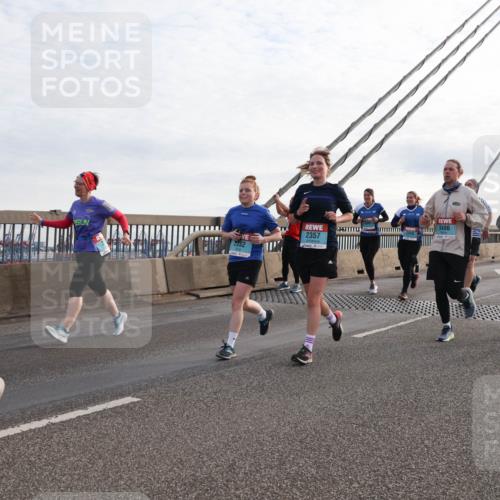 03.10.2024 - Köhlbrandbrückenlauf Matties Gatica Varas http://msf.ph/oto/7204114 03.10.2024 09:31:54 Position 2 3486, 2357, 2332, 2163, 1295 meine-sportfotos.de