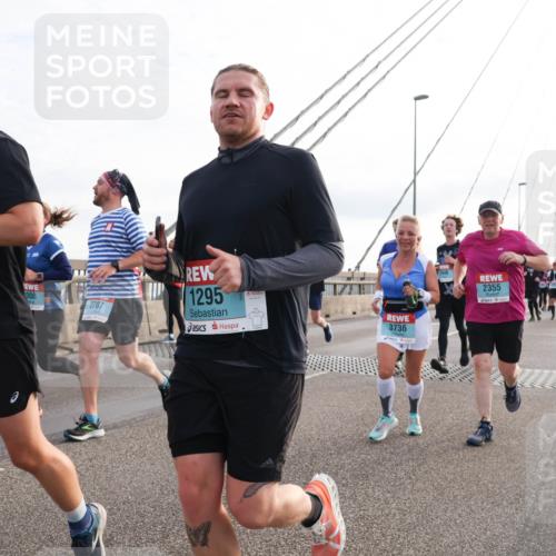 03.10.2024 - Köhlbrandbrückenlauf Matties Gatica Varas http://msf.ph/oto/7204148 03.10.2024 09:31:55 Position 2 008, 2787, 1295, 3736, 2355 meine-sportfotos.de