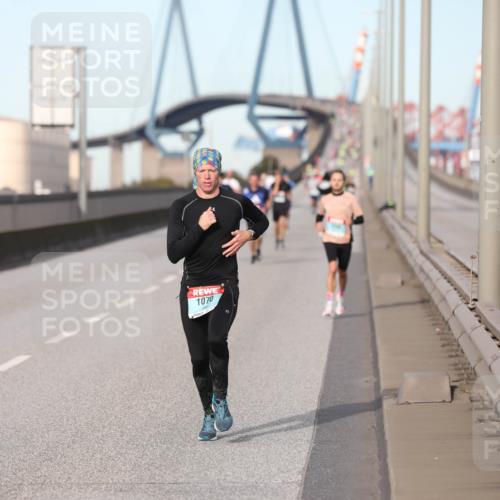 03.10.2024 - Köhlbrandbrückenlauf Fuchs,  Jonas http://msf.ph/oto/7204212 03.10.2024 09:40:51 Position 3 1070 meine-sportfotos.de