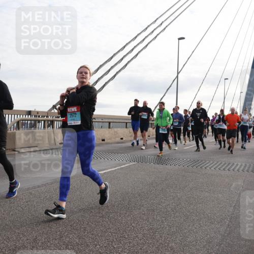 03.10.2024 - Köhlbrandbrückenlauf Matties Gatica Varas http://msf.ph/oto/7204221 03.10.2024 09:31:58 Position 2 2638, 2572 meine-sportfotos.de