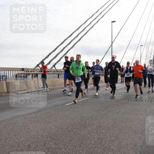 03.10.2024 - Köhlbrandbrückenlauf Matties Gatica Varas http://msf.ph/oto/7204256 03.10.2024 09:32:00 Position 2 2228, 3474 meine-sportfotos.de