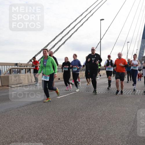 03.10.2024 - Köhlbrandbrückenlauf Matties Gatica Varas http://msf.ph/oto/7204272 03.10.2024 09:32:00 Position 2 25, 3474, 3532, 2267 meine-sportfotos.de
