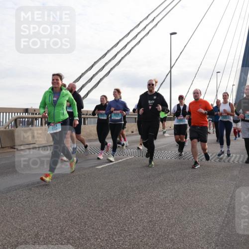 03.10.2024 - Köhlbrandbrückenlauf Matties Gatica Varas http://msf.ph/oto/7204279 03.10.2024 09:32:00 Position 2 2228, 2647, 254, 3474 meine-sportfotos.de