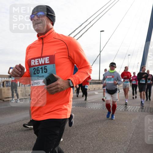 03.10.2024 - Köhlbrandbrückenlauf Matties Gatica Varas http://msf.ph/oto/7204359 03.10.2024 09:32:03 Position 2 2615, 2532 meine-sportfotos.de