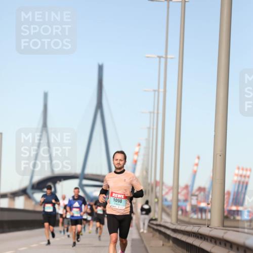 03.10.2024 - Köhlbrandbrückenlauf Fuchs,  Jonas http://msf.ph/oto/7204388 03.10.2024 09:40:55 Position 3 20, 1098 meine-sportfotos.de