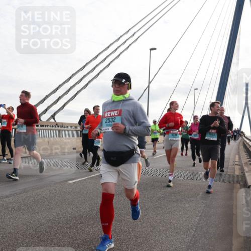 03.10.2024 - Köhlbrandbrückenlauf Matties Gatica Varas http://msf.ph/oto/7204391 03.10.2024 09:32:04 Position 2 2130, 2532, 1739, 1803 meine-sportfotos.de