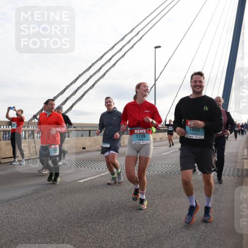 03.10.2024 - Köhlbrandbrückenlauf Matties Gatica Varas http://msf.ph/oto/7204418 03.10.2024 09:32:05 Position 2 1739, 1803, 3300 meine-sportfotos.de