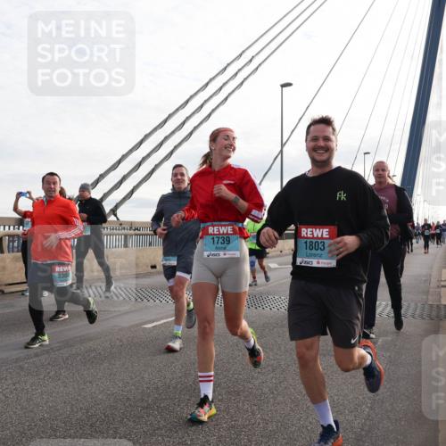 03.10.2024 - Köhlbrandbrückenlauf Matties Gatica Varas http://msf.ph/oto/7204430 03.10.2024 09:32:05 Position 2 3300, 1739, 1803 meine-sportfotos.de