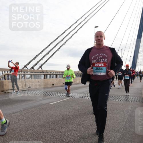 03.10.2024 - Köhlbrandbrückenlauf Matties Gatica Varas http://msf.ph/oto/7204453 03.10.2024 09:32:07 Position 2 3684, 2141 meine-sportfotos.de