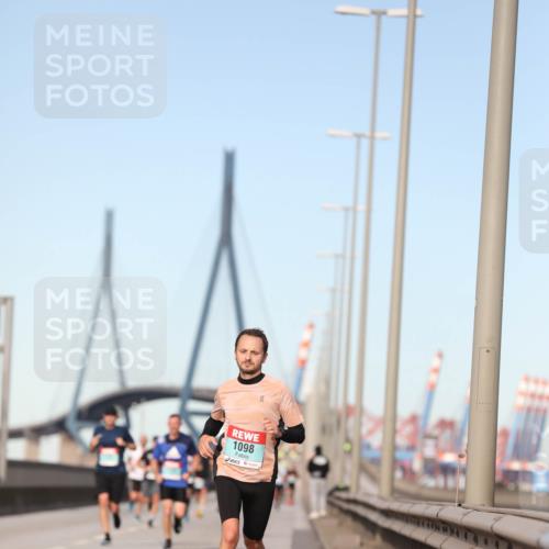 03.10.2024 - Köhlbrandbrückenlauf Fuchs,  Jonas http://msf.ph/oto/7204458 03.10.2024 09:40:56 Position 3 1098 meine-sportfotos.de