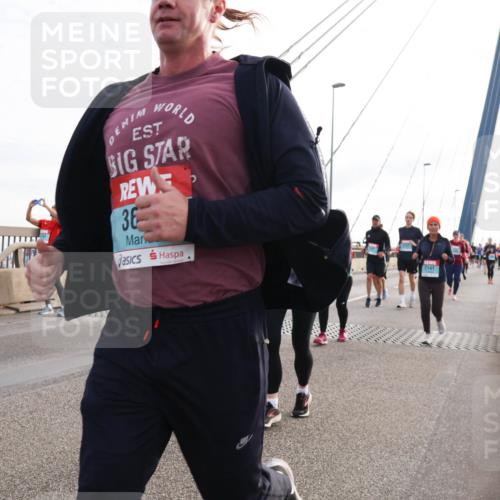 03.10.2024 - Köhlbrandbrückenlauf Matties Gatica Varas http://msf.ph/oto/7204463 03.10.2024 09:32:07 Position 2 36, 2141 meine-sportfotos.de