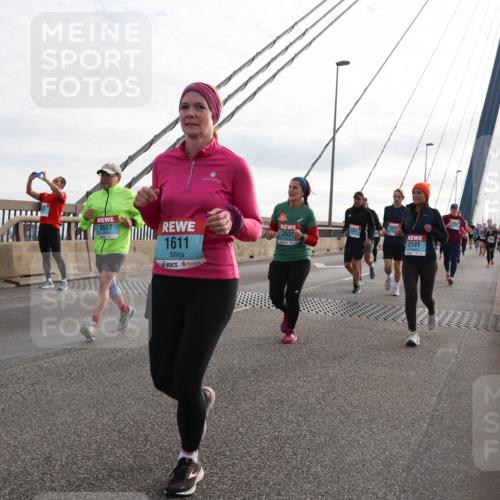 03.10.2024 - Köhlbrandbrückenlauf Matties Gatica Varas http://msf.ph/oto/7204468 03.10.2024 09:32:08 Position 2 2027, 1611, 221, 2631, 2141 meine-sportfotos.de