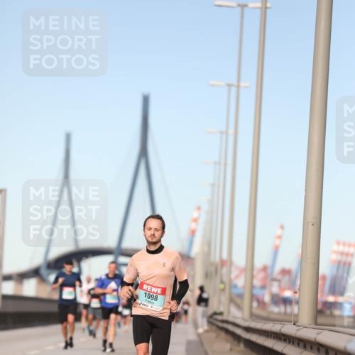03.10.2024 - Köhlbrandbrückenlauf Fuchs,  Jonas http://msf.ph/oto/7204482 03.10.2024 09:40:56 Position 3 1098 meine-sportfotos.de