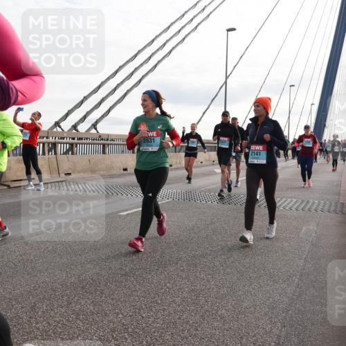 03.10.2024 - Köhlbrandbrückenlauf Matties Gatica Varas http://msf.ph/oto/7204484 03.10.2024 09:32:08 Position 2 2631, 1681, 2141, 1764 meine-sportfotos.de