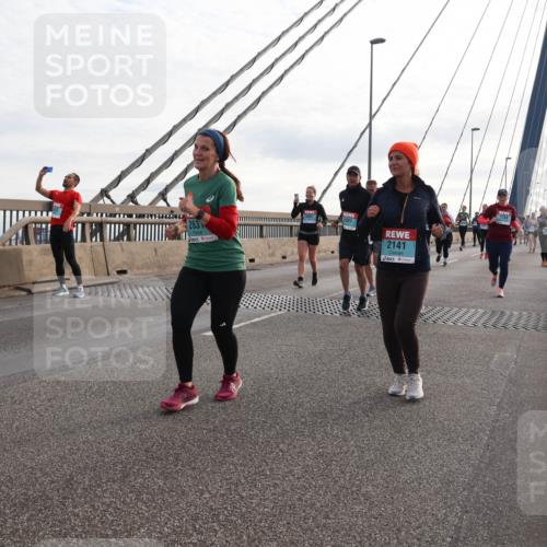 03.10.2024 - Köhlbrandbrückenlauf Matties Gatica Varas http://msf.ph/oto/7204487 03.10.2024 09:32:08 Position 2 2027, 263, 2141, 1764 meine-sportfotos.de