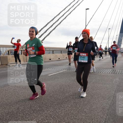 03.10.2024 - Köhlbrandbrückenlauf Matties Gatica Varas http://msf.ph/oto/7204492 03.10.2024 09:32:09 Position 2 2141, 1764 meine-sportfotos.de