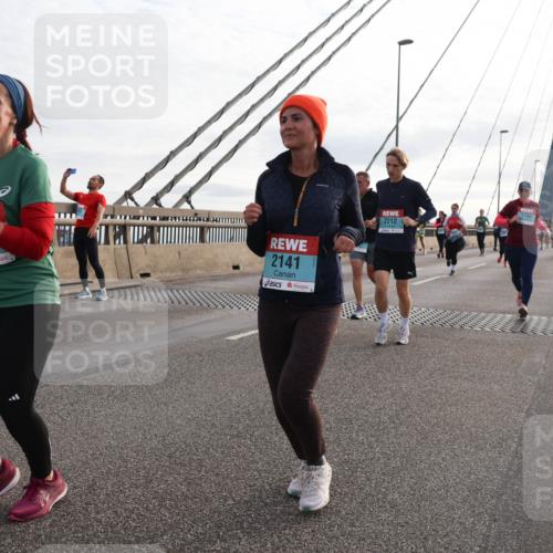 03.10.2024 - Köhlbrandbrückenlauf Matties Gatica Varas http://msf.ph/oto/7204518 03.10.2024 09:32:09 Position 2 263, 2141, 2212, 1764 meine-sportfotos.de