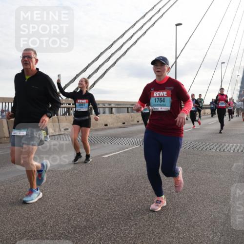 03.10.2024 - Köhlbrandbrückenlauf Matties Gatica Varas http://msf.ph/oto/7204597 03.10.2024 09:32:11 Position 2 3097, 1764 meine-sportfotos.de