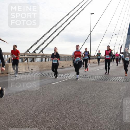 03.10.2024 - Köhlbrandbrückenlauf Matties Gatica Varas http://msf.ph/oto/7204635 03.10.2024 09:32:12 Position 2 3097, 2368 meine-sportfotos.de