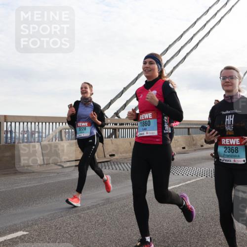 03.10.2024 - Köhlbrandbrückenlauf Matties Gatica Varas http://msf.ph/oto/7204711 03.10.2024 09:32:14 Position 2 3228, 1860, 2368 meine-sportfotos.de