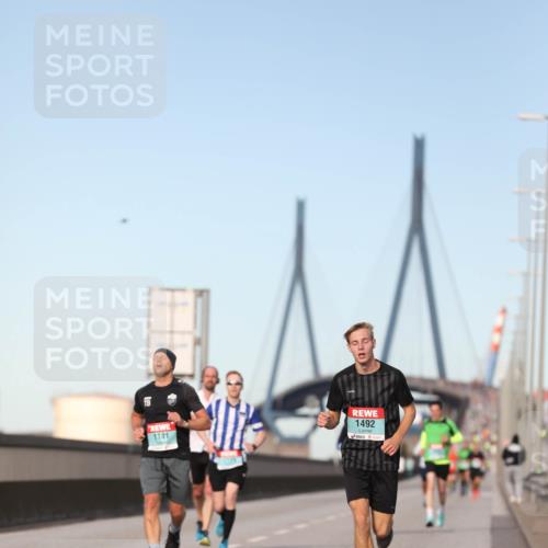 03.10.2024 - Köhlbrandbrückenlauf Fuchs,  Jonas http://msf.ph/oto/7204868 03.10.2024 09:41:08 Position 3 1141, 1492 meine-sportfotos.de