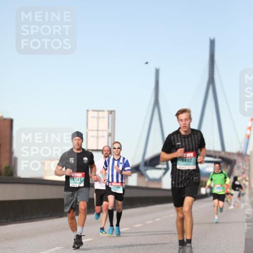 03.10.2024 - Köhlbrandbrückenlauf Fuchs,  Jonas http://msf.ph/oto/7204931 03.10.2024 09:41:09 Position 3 1141, 1129, 1492 meine-sportfotos.de