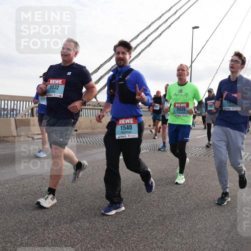 03.10.2024 - Köhlbrandbrückenlauf Matties Gatica Varas http://msf.ph/oto/7205027 03.10.2024 09:32:24 Position 2 1639, 1532, 1540, 2839, 10 meine-sportfotos.de