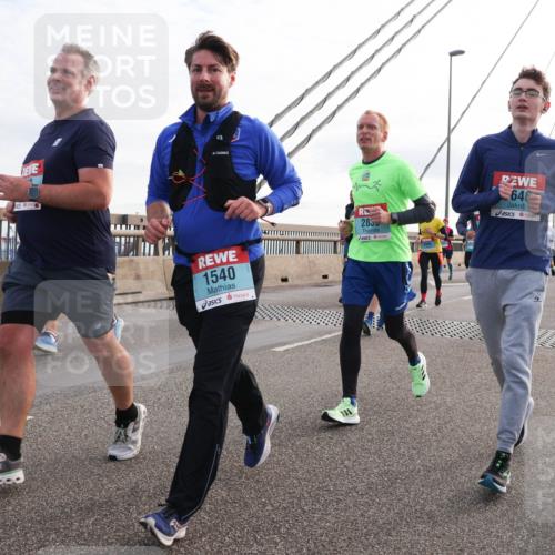 03.10.2024 - Köhlbrandbrückenlauf Matties Gatica Varas http://msf.ph/oto/7205041 03.10.2024 09:32:24 Position 2 1540, 2855, 646, 2438 meine-sportfotos.de