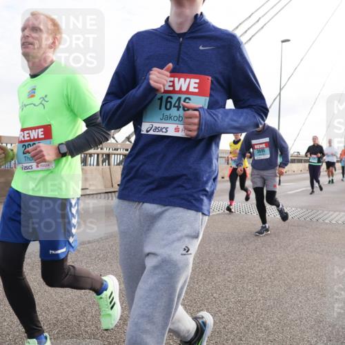 03.10.2024 - Köhlbrandbrückenlauf Matties Gatica Varas http://msf.ph/oto/7205063 03.10.2024 09:32:25 Position 2 20, 164, 3695, 2438 meine-sportfotos.de