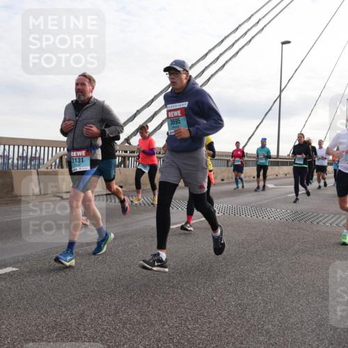 03.10.2024 - Köhlbrandbrückenlauf Matties Gatica Varas http://msf.ph/oto/7205096 03.10.2024 09:32:26 Position 2 2131, 3695, 2438, 2372 meine-sportfotos.de