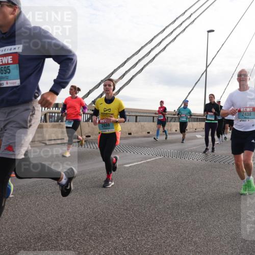 03.10.2024 - Köhlbrandbrückenlauf Matties Gatica Varas http://msf.ph/oto/7205125 03.10.2024 09:32:26 Position 2 2131, 3695, 2680, 2438, 1594, 2372 meine-sportfotos.de