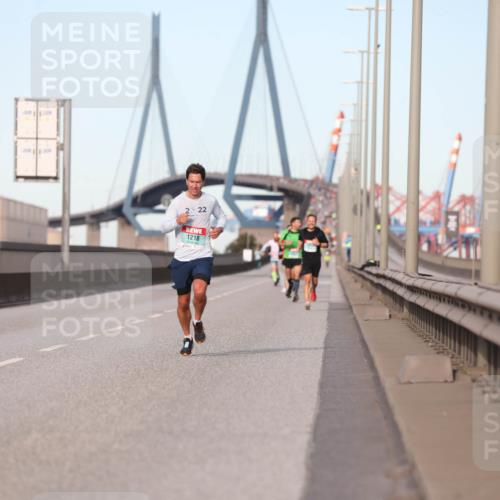 03.10.2024 - Köhlbrandbrückenlauf Fuchs,  Jonas http://msf.ph/oto/7205197 03.10.2024 09:41:23 Position 3 2022, 1218 meine-sportfotos.de