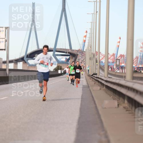 03.10.2024 - Köhlbrandbrückenlauf Fuchs,  Jonas http://msf.ph/oto/7205209 03.10.2024 09:41:23 Position 3  meine-sportfotos.de