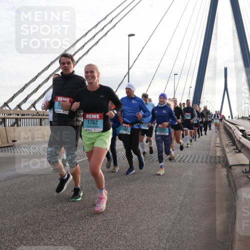 03.10.2024 - Köhlbrandbrückenlauf Matties Gatica Varas http://msf.ph/oto/7205224 03.10.2024 09:32:29 Position 2 727, 2, 1752, 625, 1731, 1733 meine-sportfotos.de