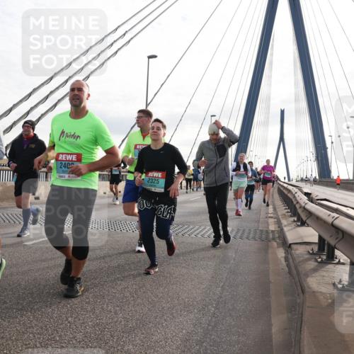 03.10.2024 - Köhlbrandbrückenlauf Matties Gatica Varas http://msf.ph/oto/7205341 03.10.2024 09:32:34 Position 2 240, 2325 meine-sportfotos.de