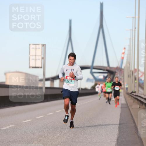 03.10.2024 - Köhlbrandbrückenlauf Fuchs,  Jonas http://msf.ph/oto/7205342 03.10.2024 09:41:25 Position 3 2022, 1218 meine-sportfotos.de